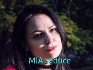 MIA_seduce