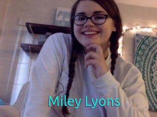 Miley_Lyons